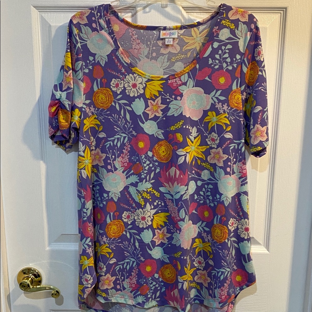 Lularoe large Morgan top